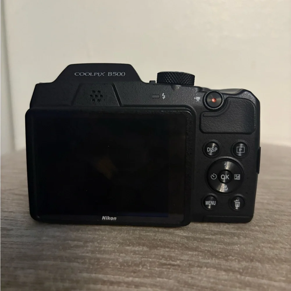 Nikon coolpix b500 Camera with 40x Wide Optical Zoom